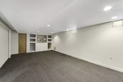 9830 W Metcalf Pl, Milwaukee, WI 53222 - Photo 13