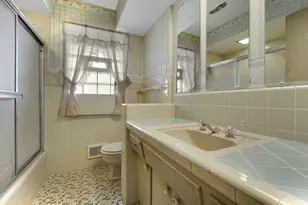9830 W Metcalf Pl, Milwaukee, WI 53222 - Photo 11