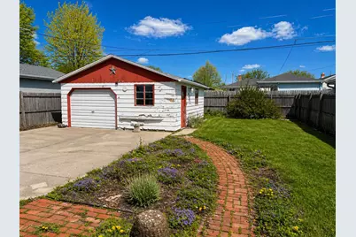 2205  Hayes Ave, Racine, WI 53405 - Photo 5