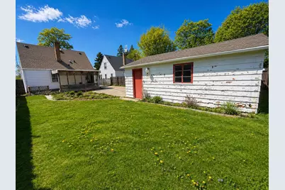 2205  Hayes Ave, Racine, WI 53405 - Photo 7