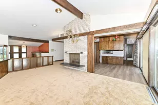 301 W Indian Creek Ct, Fox Point, WI 53217 - Photo 11