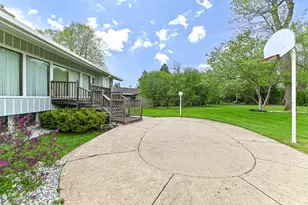 301 W Indian Creek Ct, Fox Point, WI 53217 - Photo 45