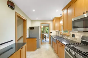 3061 N Gordon Cir, Milwaukee, WI 53212 - Photo 13