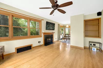 3061 N Gordon Cir, Milwaukee, WI 53212 - Photo 3