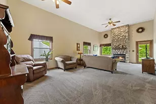 N60W23922 Butternut Ln, Sussex, WI 53089 - Photo 11