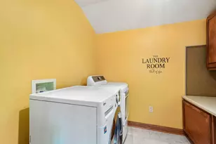 21180 Mary Lynn Dr, Brookfield, WI 53045 - Photo 27