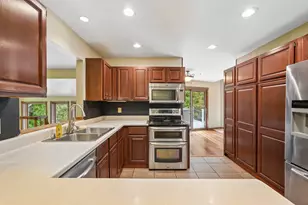 21180 Mary Lynn Dr, Brookfield, WI 53045 - Photo 15