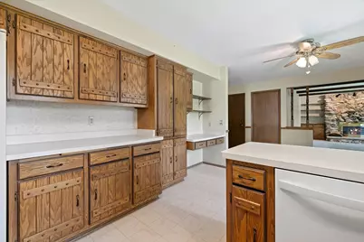 4217  Harvest Ln, Racine, WI 53402 - Photo 11
