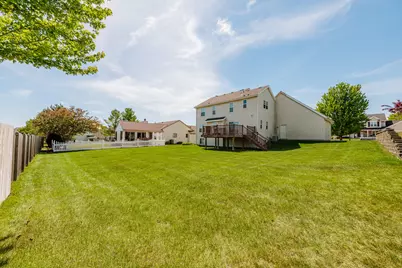 3944 W Valley View Dr, Franklin, WI 53132 - Photo 17
