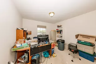 3944 W Valley View Dr, Franklin, WI 53132 - Photo 9