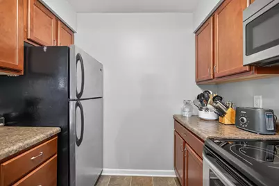 W168N11065  Ashbury Cir #8, Germantown, WI 53022 - Photo 9