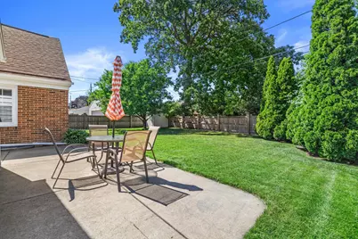804  Florence Ave, Racine, WI 53402 - Photo 35