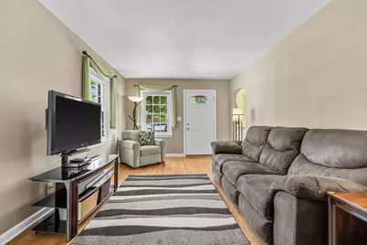 804  Florence Ave, Racine, WI 53402 - Photo 5