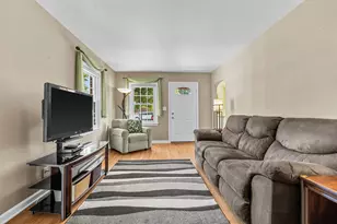 804 Florence Ave, Racine, WI 53402 - Photo 5