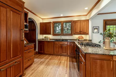 6150  Washington Cir, Wauwatosa, WI 53213 - Photo 13