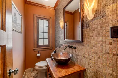 6150  Washington Cir, Wauwatosa, WI 53213 - Photo 17