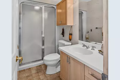 11272 N Lakeview Pl, Mequon, WI 53092 - Photo 23