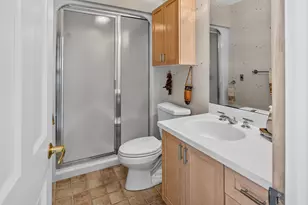 11272 N Lakeview Pl, Mequon, WI 53092 - Photo 23