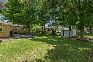 2404 Skyline Dr, West Bend, WI 53090 - Photo 35