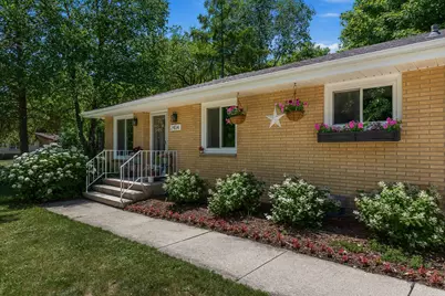 2404  Skyline Dr, West Bend, WI 53090 - Photo 5