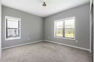 10163 S Woodside Ct, Franklin, WI 53132 - Photo 31
