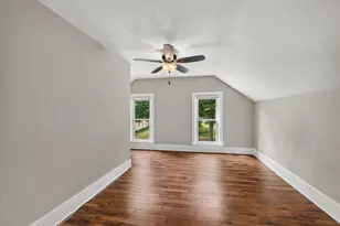 810 E Lincoln Ave, Milwaukee, WI 53207 - Photo 17