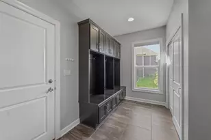 W79N423 Ridgeway Ln, Cedarburg, WI 53012 - Photo 17