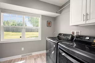 N97W15817 Burr Oak Rd, Germantown, WI 53022 - Photo 9