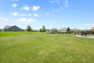 1513 Whalen Dr, Oconomowoc, WI 53066 - Photo 37
