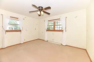 18571 W Hillcrest Dr, New Berlin, WI 53146 - Photo 23