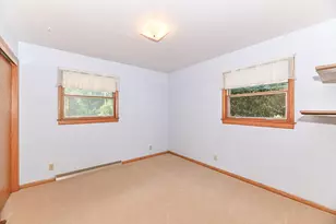 18571 W Hillcrest Dr, New Berlin, WI 53146 - Photo 25