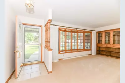 18571 W Hillcrest Dr, New Berlin, WI 53146 - Photo 7