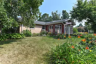 18571 W Hillcrest Dr, New Berlin, WI 53146 - Photo 47