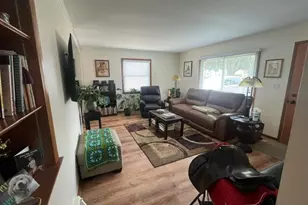 238 Lincoln Dr, West Bend, WI 53095 - Photo 9