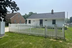 238 Lincoln Dr, West Bend, WI 53095 - Photo 7