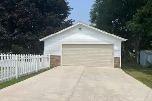 238 Lincoln Dr, West Bend, WI 53095 - Photo 3