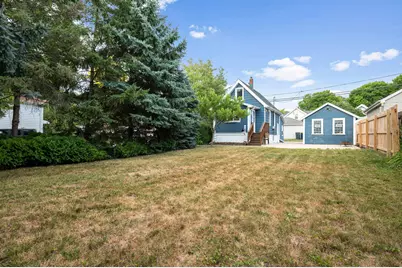 2202 S 68th St, West Allis, WI 53219 - Photo 23