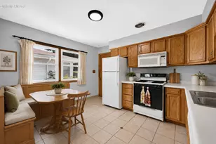 6520 N 54th St, Milwaukee, WI 53223 - Photo 7