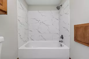6520 N 54th St, Milwaukee, WI 53223 - Photo 13