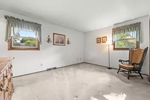 4972 S 65th St, Greenfield, WI 53220 - Photo 19