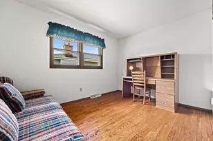 4972 S 65th St, Greenfield, WI 53220 - Photo 23