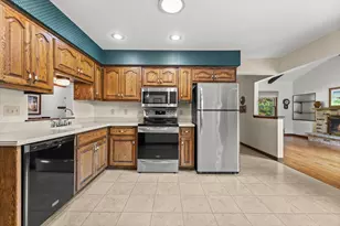 4972 S 65th St, Greenfield, WI 53220 - Photo 5