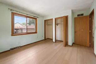6083 S 20th St, Milwaukee, WI 53221 - Photo 9