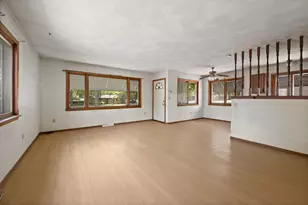6083 S 20th St, Milwaukee, WI 53221 - Photo 5