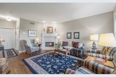 691 W Dekora St #Unit E, Saukville, WI 53080 - Photo 5