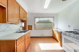 5751 N Dexter Ave, Glendale, WI 53209 - Photo 5