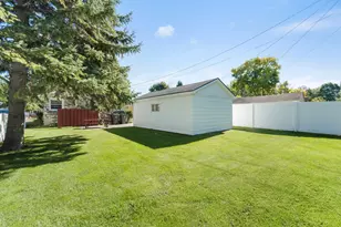 5751 N Dexter Ave, Glendale, WI 53209 - Photo 19