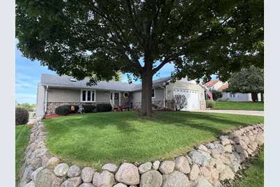 516  High St, Pewaukee, WI 53072 - Photo 1