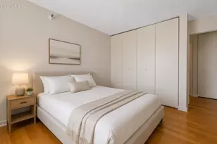 1660 N Prospect Ave, Milwaukee, WI 53202 - Photo 15