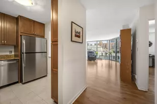 1660 N Prospect Ave, Milwaukee, WI 53202 - Photo 9